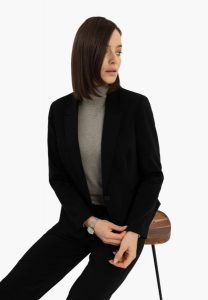 Czarna marynarka JB-MALIRA. Czarne marynarki i żakiety Volcano, s, bez wzorów, z bawełny, eleganckie. Za 249,99 zł.