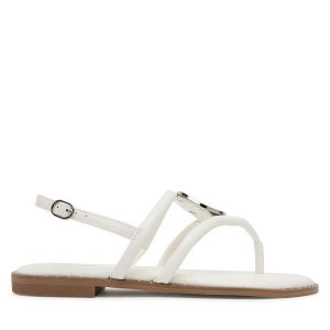 Sandały Nine West. Białe sandały Nine West, bez wzorów, bez obcasa, na płaskiej podeszwie, bez zapięcia. Za 125,99 zł.