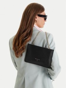 Patrizia Pepe Torebka 8B0335/L001-K103 Czarny. Czarne torebki klasyczne Patrizia Pepe, bez wzorów, ze skóry, bez dodatków. Za 623,99 zł.