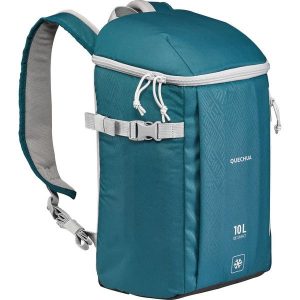 Lodówka-plecak 10 l. Niebieskie plecaki QUECHUA. Za 59,99 zł.