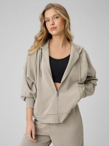 4F Bluza dresowa regular z modalem damska - beżowa XS. Brązowe bluzy 4f, s, bez wzorów, z dresówki, z kapturem. Za 199,99 zł.