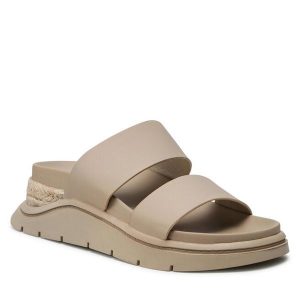 Klapki Jenny Fairy. Brązowe klapki Jenny Fairy, bez wzorów, bez obcasa. Za 129,99 zł.