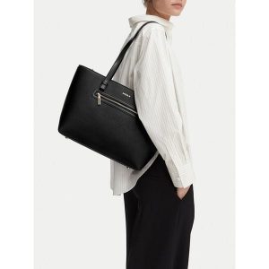Torebka MEXX. Czarne shopper bag Mexx, bez wzorów, bez dodatków. Za 229,99 zł.