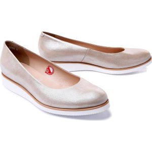 BIOECO BY ARKA 5986 2082 beż, czółenka damskie. Brązowe czółenka Bioeco by Arka, bez wzorów, ze skóry, bez obcasa, na koturnie, bez zapięcia. Za 276,43 zł.