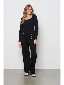 &Co Woman Koszulka "Samara" w kolorze czarnym rozmiar: XL. Czarne bluzki &Co Woman, xl, bez wzorów, prążkowane, bez kołnierzyka, bez ramiączek. Za 66,00 zł.
