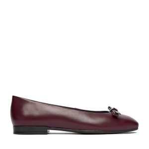 Baleriny MEXX. Czerwone balerinki Mexx, bez wzorów, bez obcasa, bez zapięcia. Za 249,99 zł.