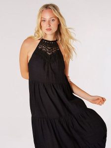 Apricot Sukienka w kolorze czarnym rozmiar: L. Czarne sukienki Apricot, na co dzień, l, bez wzorów, z koronki, bez kołnierzyka, bez ramiączek, maxi, proste. Za 86,99 zł.