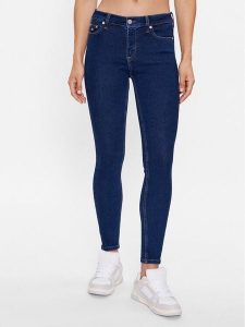 Tommy Jeans Jeansy Nora DW0DW16008 Granatowy Skinny Fit. Niebieskie jeansy Tommy Jeans, bez wzorów, z bawełny. Za 469,99 zł.