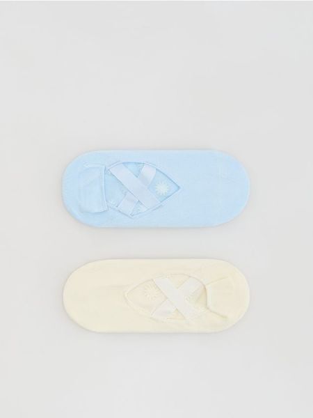Skarpetki antypoślizgowe 2 pack - wielobarwny. Skarpetki Reserved, bez wzorów. Za 49,99 zł.