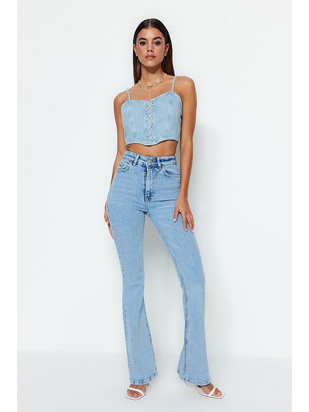 Trendyol Dżinsy - Flaire fit - w kolorze błękitnym rozmiar: 42. Niebieskie jeansy Trendyol, bez wzorów, z podwyższonym stanem. Za 92,45 zł.