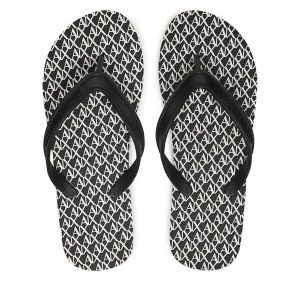 Japonki Armani Exchange. Klapki Armani Exchange, bez wzorów, bez obcasa. Za 209,99 zł.