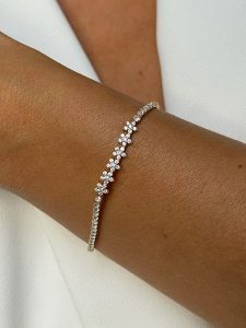 DI GIORGIO Pozłacana bransoletka z elementem ozdobnym rozmiar: onesize. Żółte bransoletki DI GIORGIO, z cyrkonią, pozłacane. Za 187,45 zł.