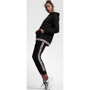 Bluza damska BLD219 - głęboka czerń. Bluzy marki 4f. W wyprzedaży za 99,99 zł.
