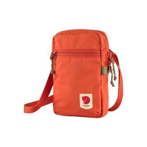 Saszetka turystyczna Fjallraven High Coast Pocket - rowan red. Czerwone nerki i saszetki Fjällräven, bez wzorów. Za 179,99 zł.