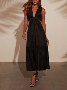 Milan Kiss Sukienka w kolorze czarnym rozmiar: M. Czarne sukienki Milan Kiss, m, bez wzorów, bez kołnierzyka, bez ramiączek, maxi, rozkloszowane. Za 173,99 zł.