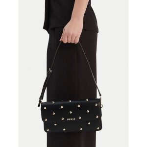 Torebka Guess. Czarne torebki klasyczne Guess, z aplikacjami, bez dodatków. Za 659,99 zł.