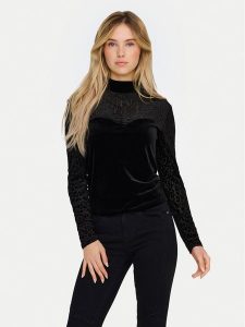 ONLY Bluzka Eliana 15339981 Czarny Slim Fit. Czarne bluzki ONLY, m, bez wzorów, z syntetyku, bez kołnierzyka, bez ramiączek. Za 69,99 zł.