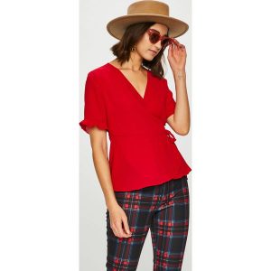 Trendyol - Top. T-shirty marki Trendyol. W wyprzedaży za 49,90 zł.