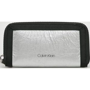 Calvin Klein - Portfel. Portfele marki Calvin Klein. W wyprzedaży za 239,90 zł.