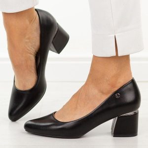 Czarne czółenka damskie na obacasie Vinceza 62292. Czarne czółenka VINCEZA, bez wzorów, ze skóry, bez obcasa, na obcasie, bez zapięcia. Za 179,00 zł.