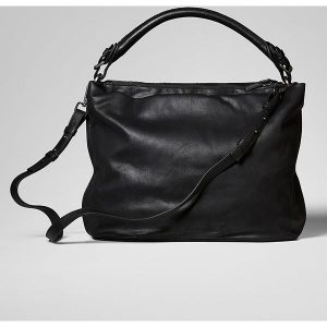 Torebka w kolorze czarnym - 49 x 42 x 14 cm. Czarne torebki klasyczne marki Marc O' Polo, w paski, z materiału, na ramię. W wyprzedaży za 386,95 zł.