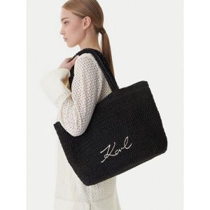 Torebka KARL LAGERFELD. Czarne torebki klasyczne KARL LAGERFELD, bez wzorów, bez dodatków. Za 617,99 zł.