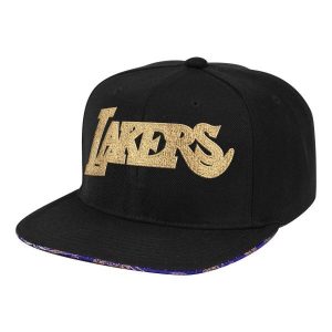 Czapka z daszkiem bejsbolówka Mitchell & Ness NBA Los Angeles Lakers. Czarne czapki MITCHELL & NESS, bez wzorów, sportowe. Za 109,00 zł.