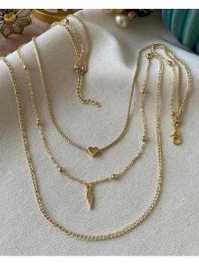 Luseera Pozłacany naszyjnik z elementami ozdobnymi - dł. 55 cm rozmiar: onesize. Białe naszyjniki Luseera, pozłacane. Za 39,99 zł.