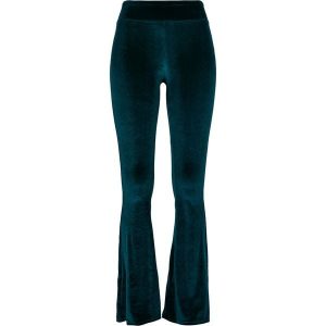Damskie legginsy z wysoką talią Urban Classics velvet boot (GT). Czerwone legginsy Urban Classics, bez wzorów, z weluru, z podwyższonym stanem. Za 160,00 zł.