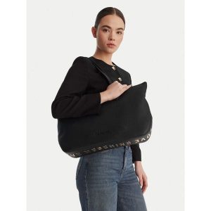 Torebka LOVE MOSCHINO. Czarne shopper bag LOVE MOSCHINO, bez wzorów, bez dodatków. Za 773,99 zł.