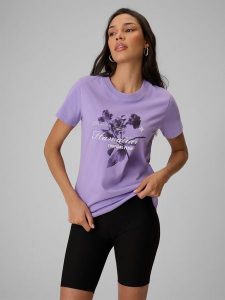 4F T-shirt regular z nadrukiem damski - fioletowy L. Fioletowe t-shirty 4f, l, bez wzorów, z bawełny, bez kołnierzyka, bez ramiączek. Za 69,99 zł.