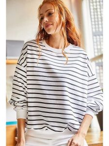 Olalook Bluza w kolorze biało-czarnym rozmiar: M. Czarne bluzy Olalook, m, bez wzorów, bez kaptura. Za 65,85 zł.