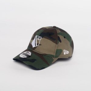 Czapka z daszkiem New Era Legia Warszawa. Czapki New Era, bez wzorów, z materiału, sportowe. W wyprzedaży za 119,99 zł.