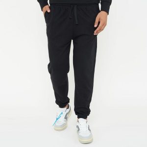 Spodnie sportowe Unisex F BALLON czarne. Czarne spodnie dresowe LEGEA, bez wzorów, z gumy. W wyprzedaży za 92,00 zł.