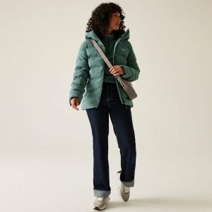 Kurtka damska zimowa ocieplana Altoro. Zielone kurtki Regatta, na zimę, l, bez wzorów, z puchu, bez kaptura. Za 449,99 zł.