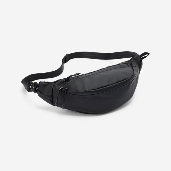 Second Life - Torebka nerka hydrofobowa 2 kieszenie - Stan Doskonały. Czarne nerki i saszetki DECATHLON, bez wzorów, z materiału. Za 58,99 zł.