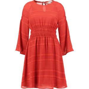 Sukienka w kolorze czerwonym. Sukienki marki Kiomi, Mint & Berry, Youturn. W wyprzedaży za 128,95 zł.