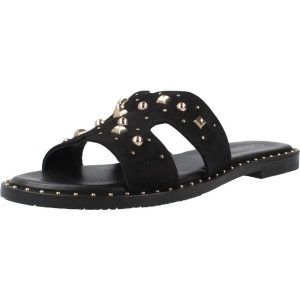 Sandały CARMELA 163057C Czarny. Czarne buty trekkingowe Carmela, ze skóry, bez zapięcia. Za 245,99 zł.