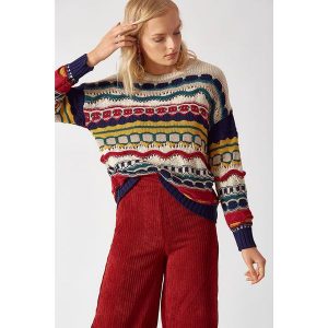 Sweter w kolorze granatowo-bordowo-biało-żółtym. Białe długie swetry marki Robin, z okrągłym kołnierzem. W wyprzedaży za 169,95 zł.