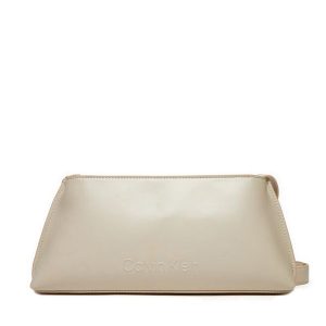 Torebka Calvin Klein. Torebki klasyczne Calvin Klein, bez wzorów, bez dodatków. Za 299,99 zł.