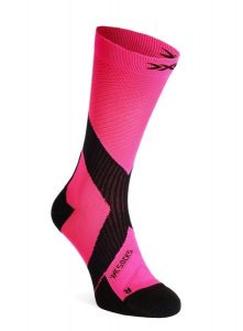 Skarpety rowerowe X-Socks Bike Expert Crew. Czerwone skarpetki X-Socks, bez wzorów, z materiału. Za 126,49 zł.