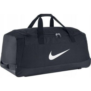 Torba sportowa Nike Club Team Swoosh Roller Bag. Czarne torby podróżne i sportowe Nike, bez wzorów. Za 198,00 zł.