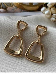 Luseera Pozłacane kolczyki-wkrętki rozmiar: onesize. Żółte kolczyki Luseera, pozłacane. Za 34,99 zł.