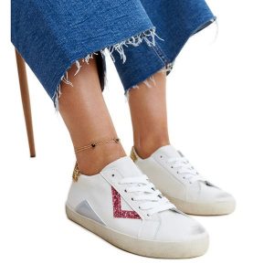 Białe sneakersy z efektem ,,znoszenia'' Gombola. Białe trampki bez wzorów, bez zapięcia. Za 101,26 zł.