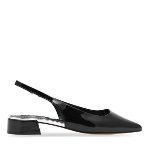 Sandały Nine West. Czarne sandały Nine West, bez wzorów, bez obcasa, na płaskiej podeszwie, bez zapięcia. Za 199,99 zł.