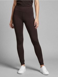 Legginsy z ociepleniem - czerwony. Czerwone legginsy Sinsay, bez wzorów. Za 35,99 zł.