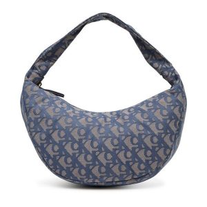 Torebka Calvin Klein. Niebieskie torebki klasyczne Calvin Klein, bez wzorów, bez dodatków. Za 309,99 zł.