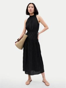 Gap Sukienka letnia 549270-01 Czarny Regular Fit. Czarne kombinezony GAP, na lato, xxs, bez wzorów, z syntetyku, bez kołnierzyka, bez ramiączek. Za 459,99 zł.