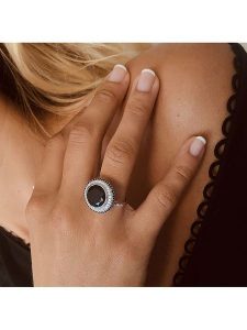 Les Petites Précieuses Srebrny pierścionek z kamieniami szlachetnymi rozmiar: 54. Czarne pierścionki Les Petites Précieuses, z cyrkonią, srebrne. Za 382,99 zł.