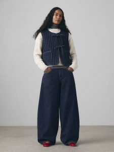 Levi's Dżinsy - Barrel fit - w kolorze granatowym rozmiar: W29/L32. Niebieskie jeansy Levi's®, z aplikacjami, z bawełny, z podwyższonym stanem. Za 324,95 zł.